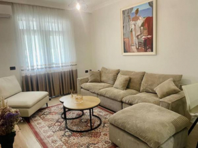 Boulevard Apartment Cozy Retreat with Easy Self-Check-Secure Lockbox Access